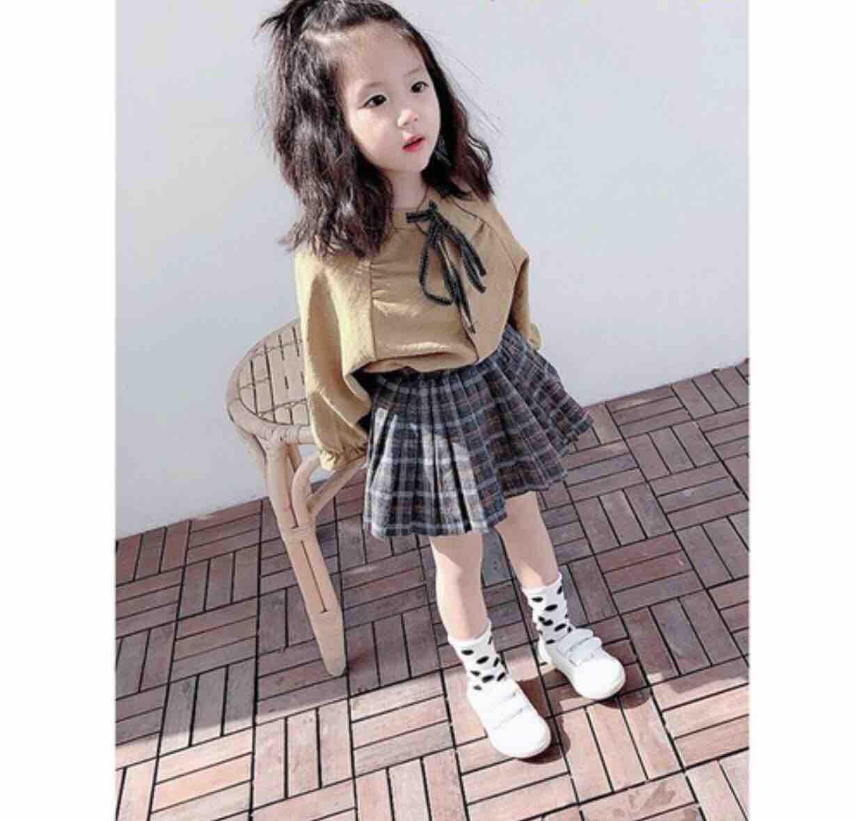 Chân váy kẻ dễ thương cho bé gái