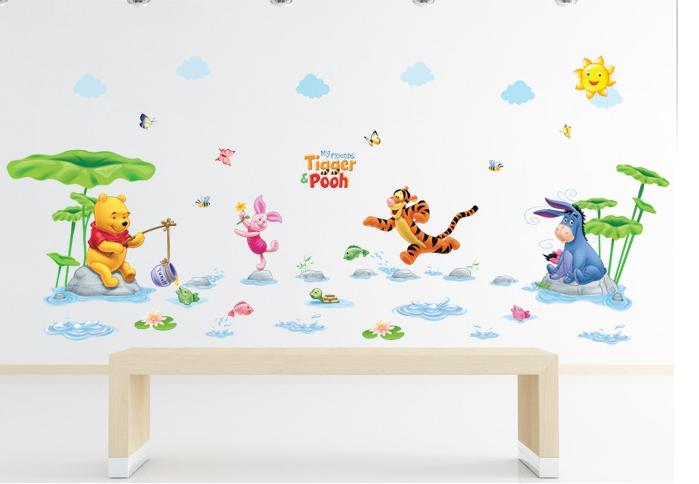 Decal trang trí Gấu Pooh và các bạn Câu Cá