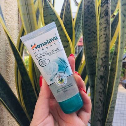 Sữa rửa mặt Himalaya chanh mật ong