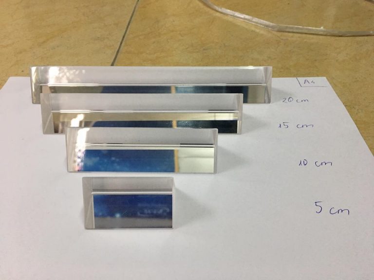 Lăng kính tam giác