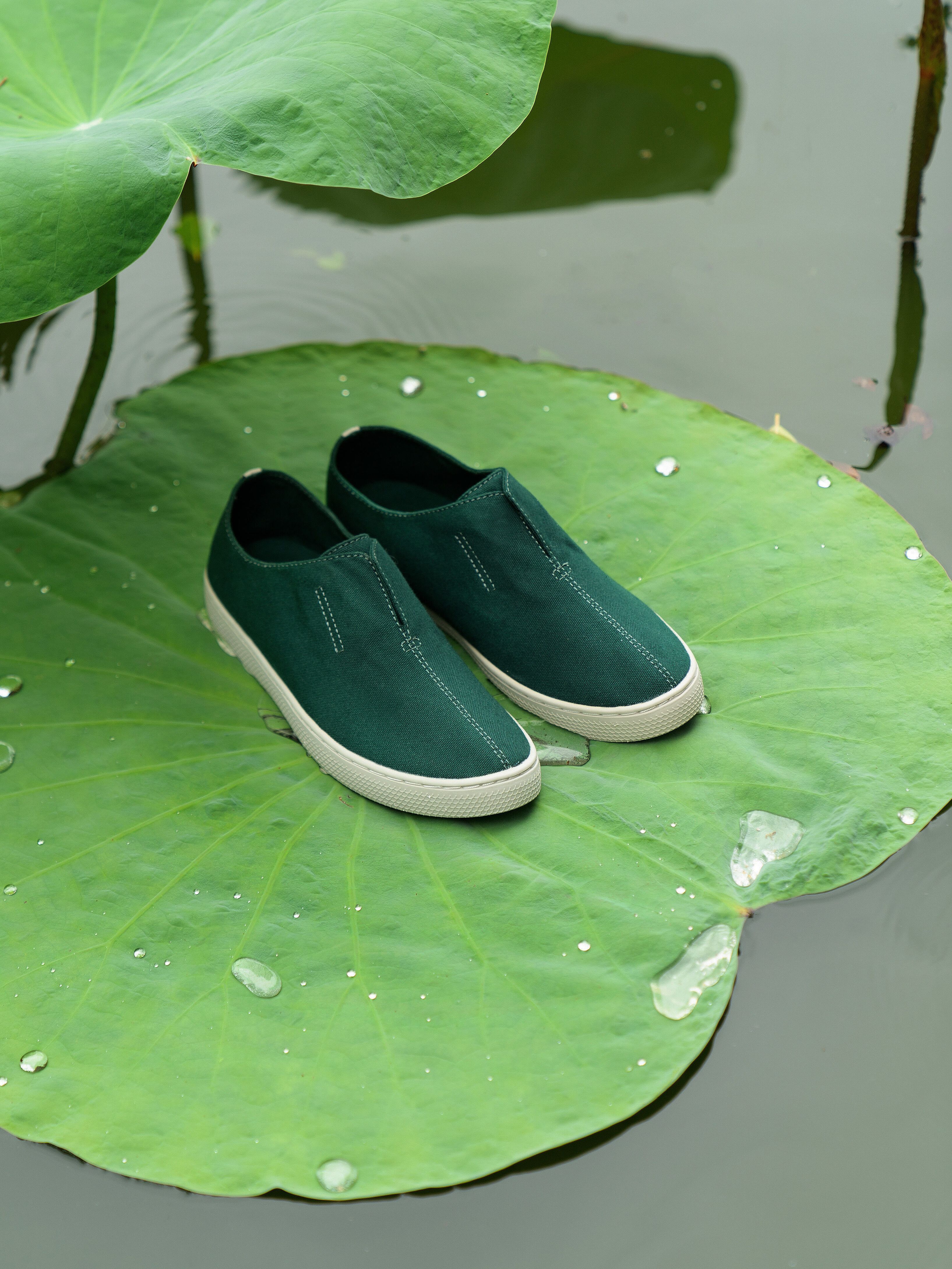 Giày Một vải xanh lá cây không dây