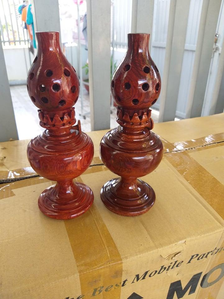 Cặp đèn thờ gỗ hương cao 20cm