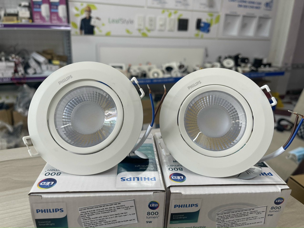 Đèn LED âm trần chiếu điểm tròn Philips RS100B ( 6W / 9W )