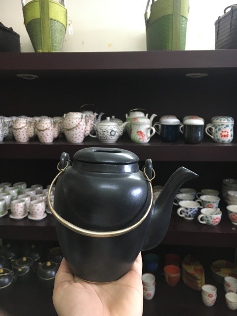 Ấm Bát Tràng