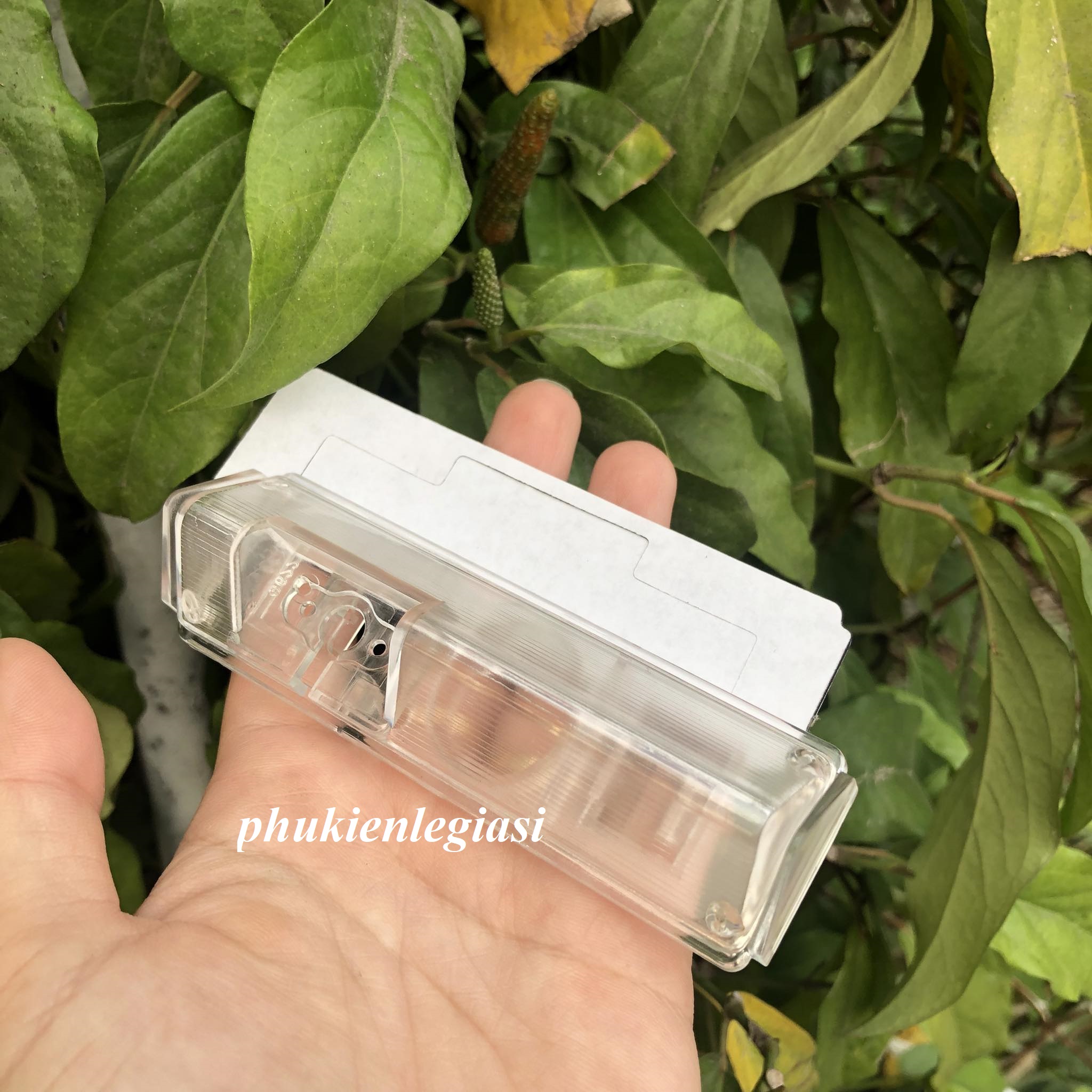 Chóa meka gắn camera gắn biển số cho gọn Mitsubishi Grandis