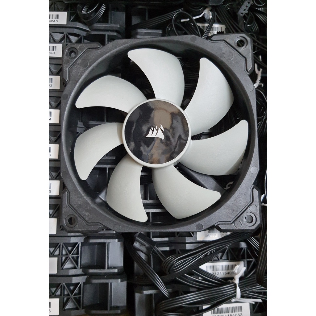 Quạt tản nhiệt fan corsair ml120