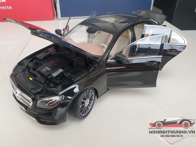 [HCM]Xe mô hình Mercedes E Class E300L tỉ lệ 1:18