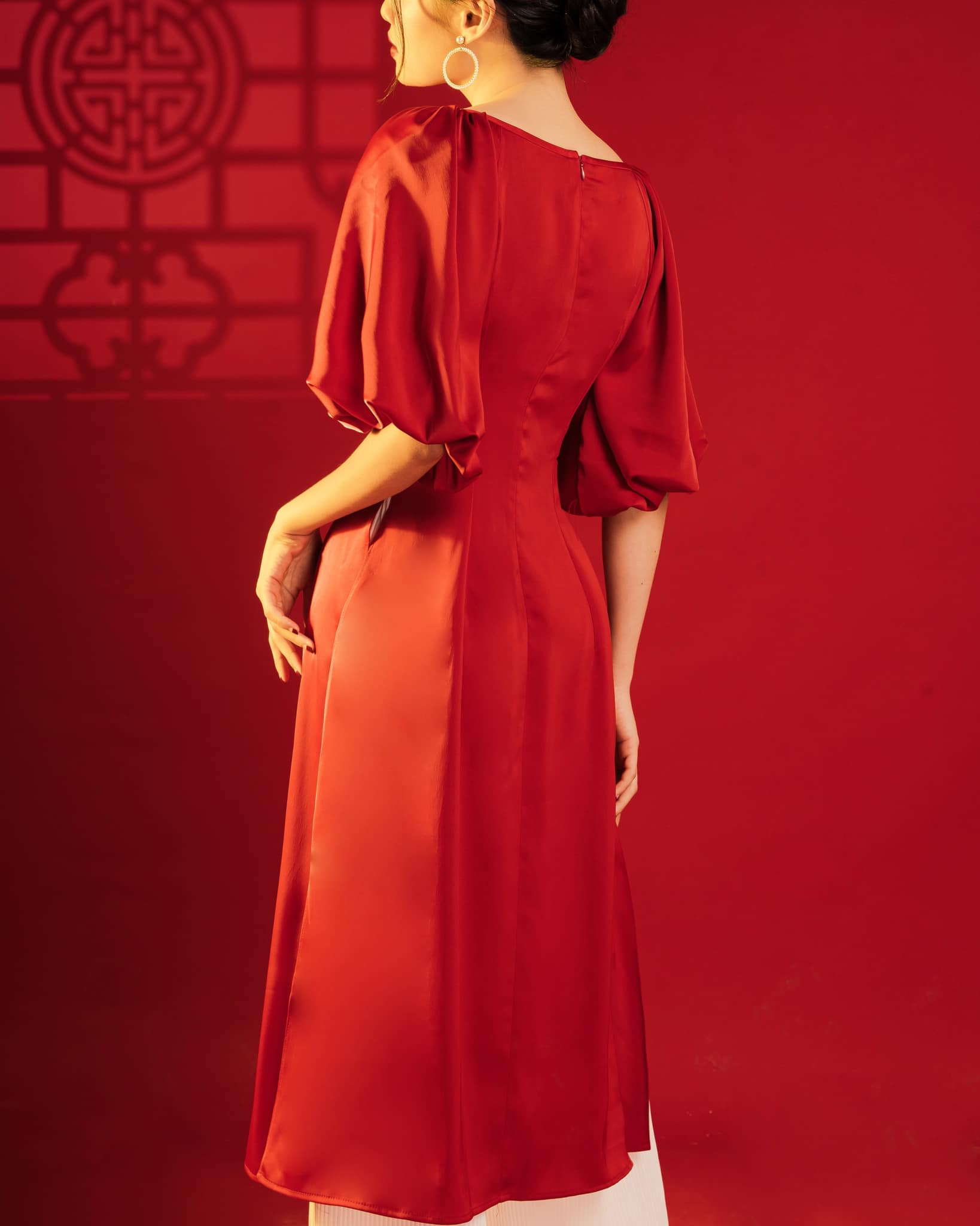 The19club - Quần áo dài lụa satin Liên