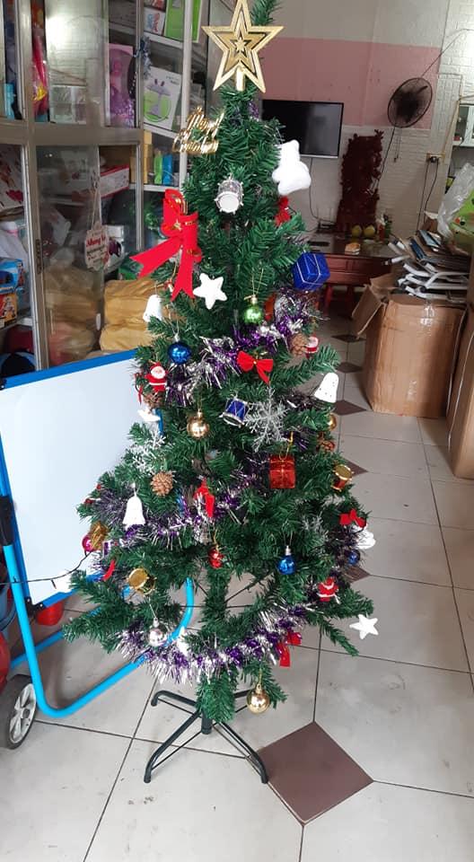 Cây thông noel 1.5M (full phụ kiện )