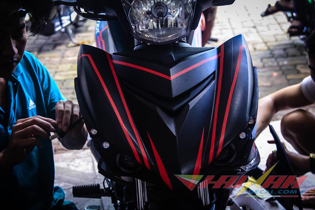 Tem Trùm Exciter 150 Đen Nhám Chỉ Đỏ