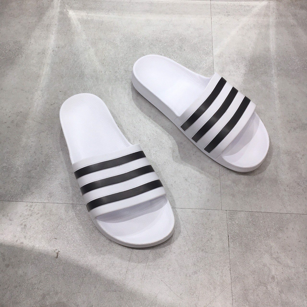 Dép 3 sọc Adi, Nhẹ, êm và dễ chịu size 39-42