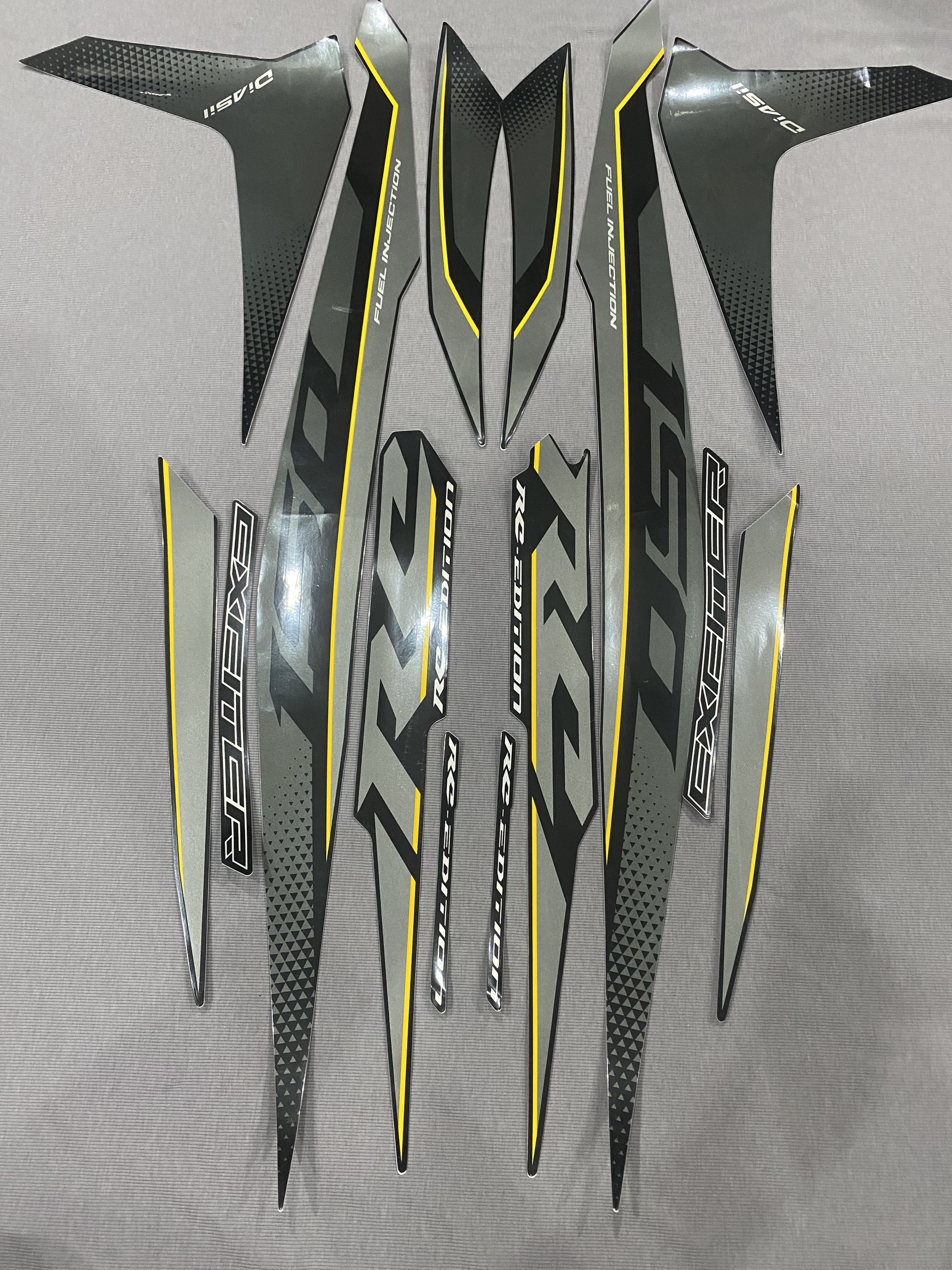Nguyên bộ tem rời 3 lớp zin thái dán xe máy yamaha exciter 150 rc 2018 2019 màu xám đen