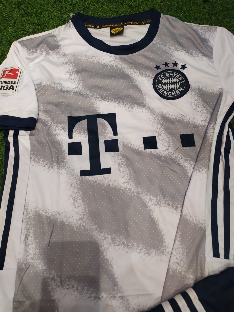 Áo Bóng Đá CLB Bayern trắng Mới 2020-2021