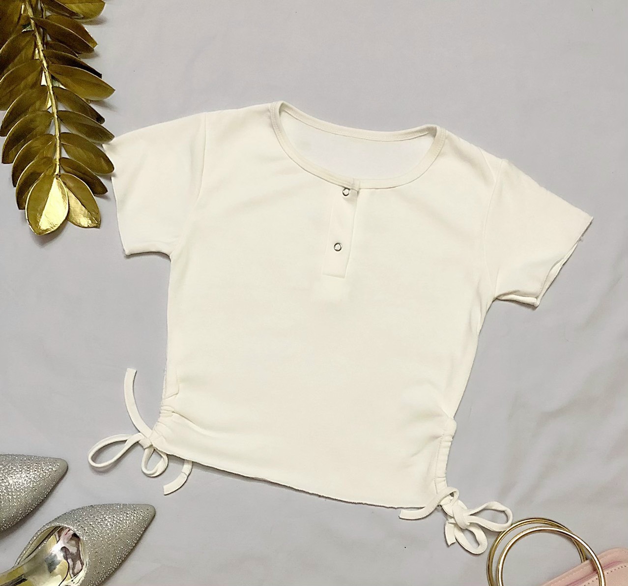 Áo kiểu croptop nút bấm cổ rút dây 2 bên eo cực xinh , chất thun gân mềm mịn
