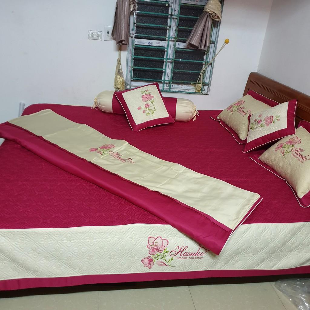 Set chăn ga chần thêu satin 7 món cao cấp Hasuko màu đỏ