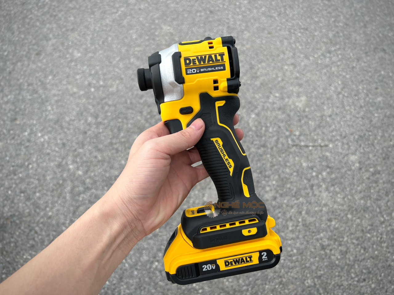 Máy bắt vít dewalt dcf850