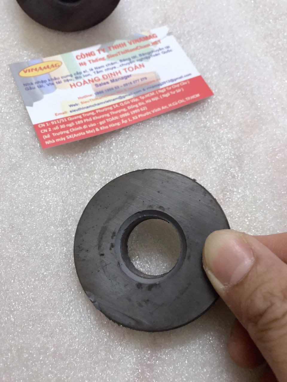 Nam châm Ferrite 60x 32 lỗ x15mm