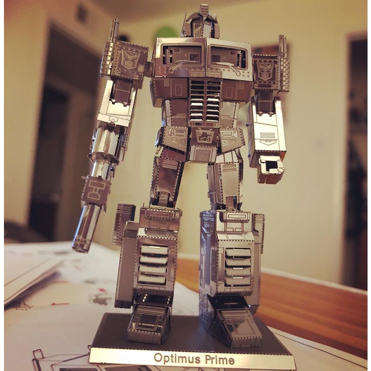 Mô Hình 3D Kim Loại Transformers Robot Optimus Prime Phe Autobot (chưa ráp)