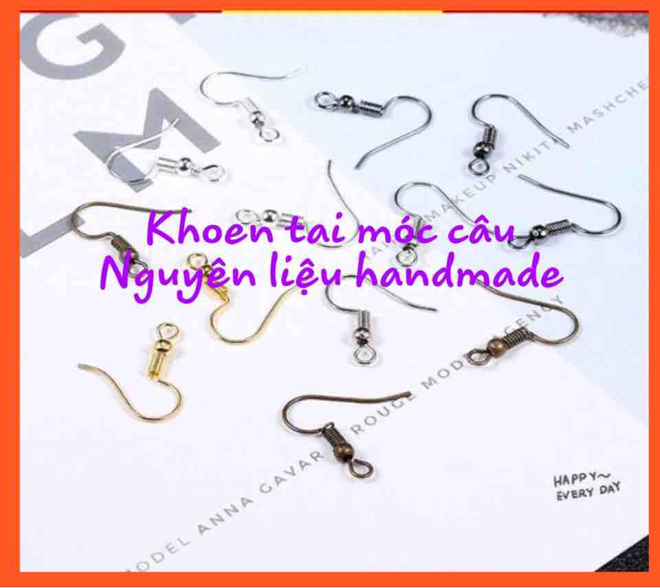 Khuyên tai móc câu túi gần trăm chiếc