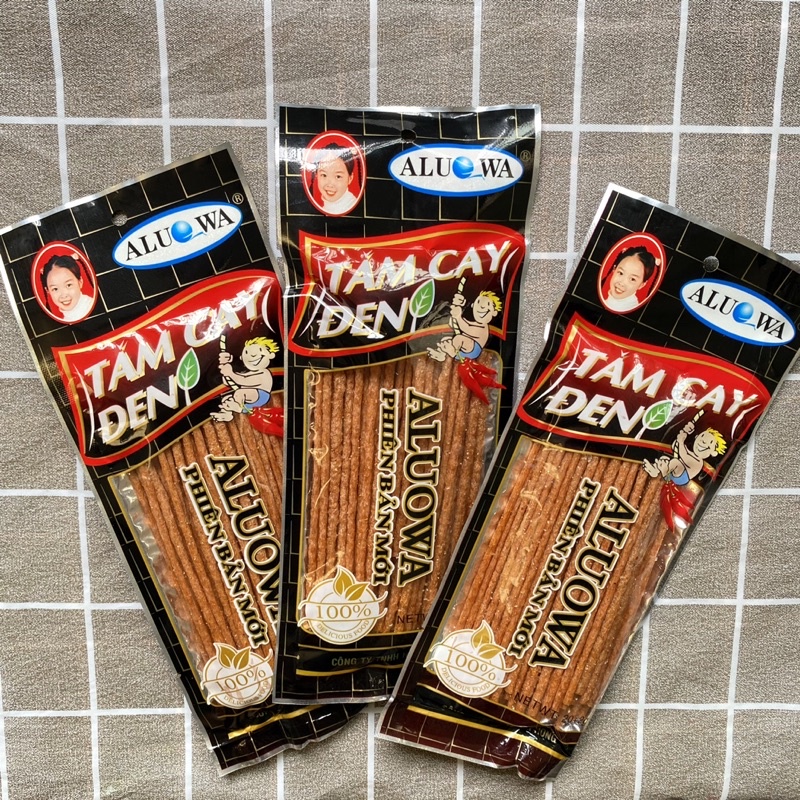 Tăm cay đen, bim bim que cay tuổi thơ