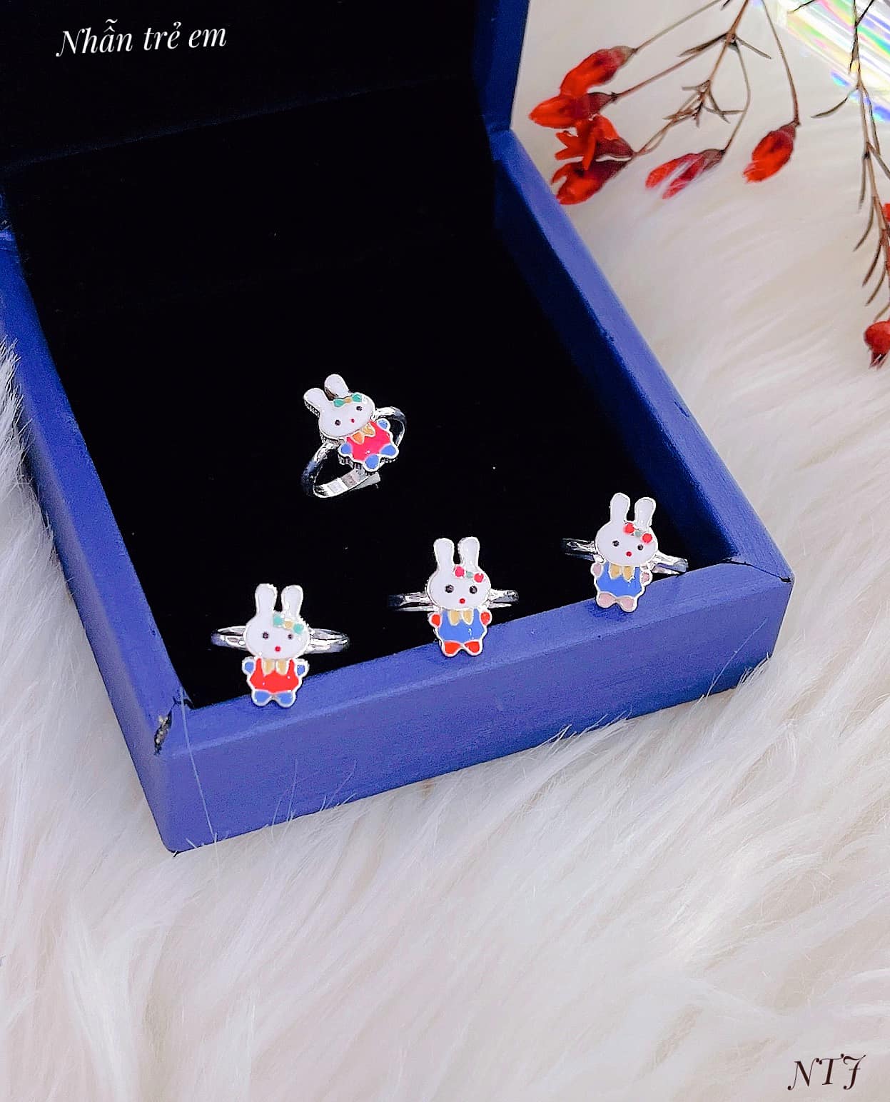 Nhẫn sơn màu cho bé gái đáng yêu cam kết chuẩn bạc