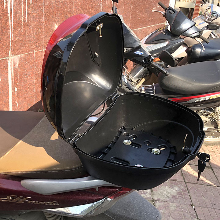 Thùng đựng đồ gắn đuôi xe máy TD28L
