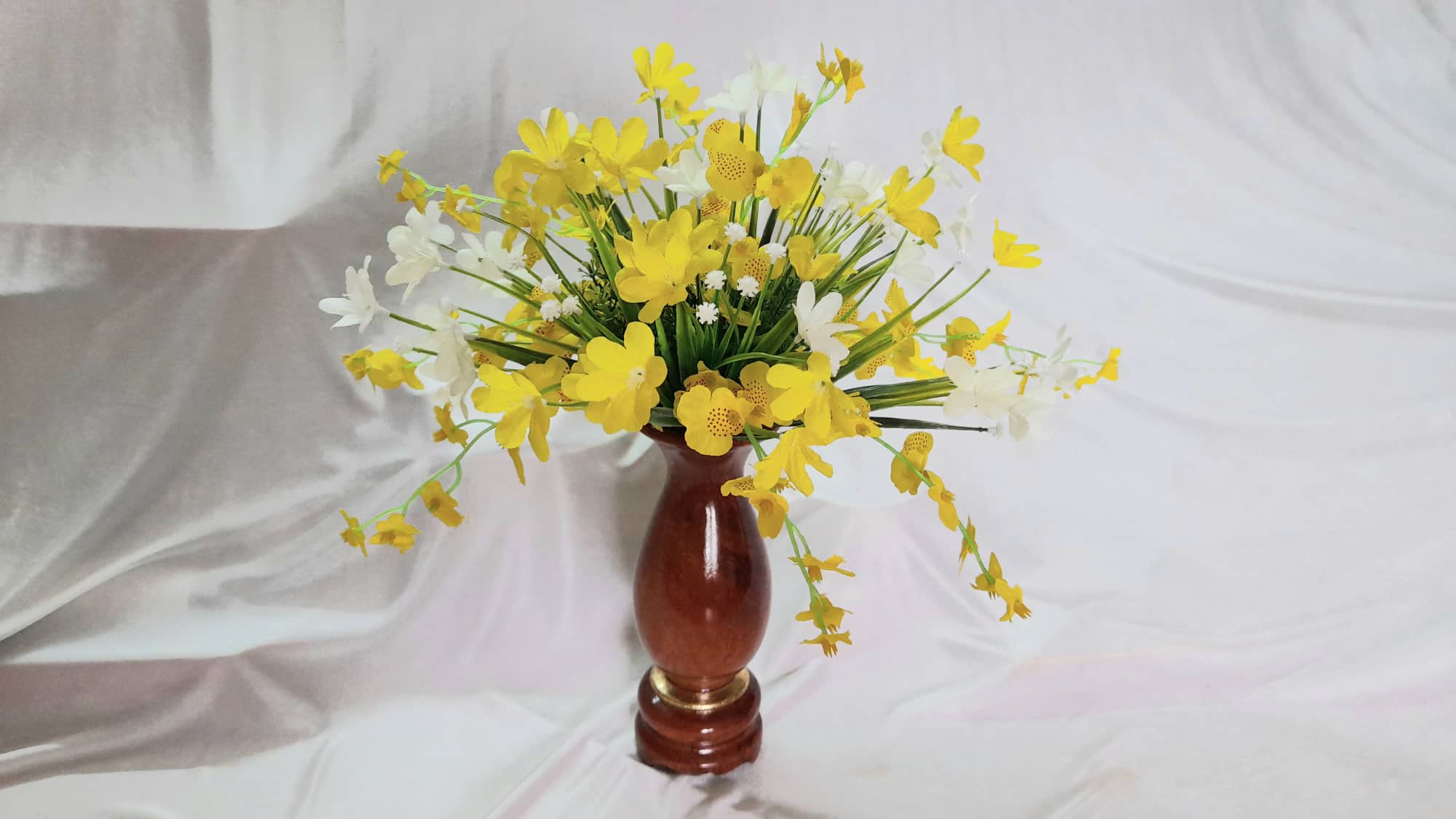 binh hoa thủy tiên gổ xà cừ