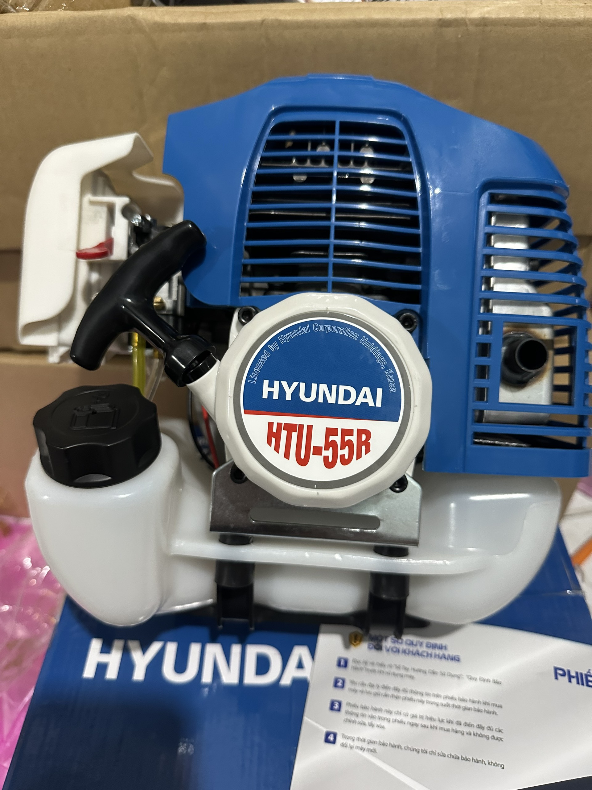 Động cơ máy cắt cỏ hyundai htu-55r nòng 44ly. tặng kèm nhớt kavi 100ml