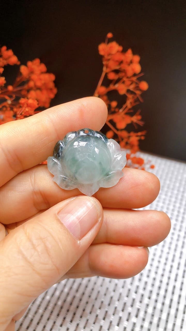 Dây Chuyền Mặt Hoa Sen Đá Cẩm Thạch