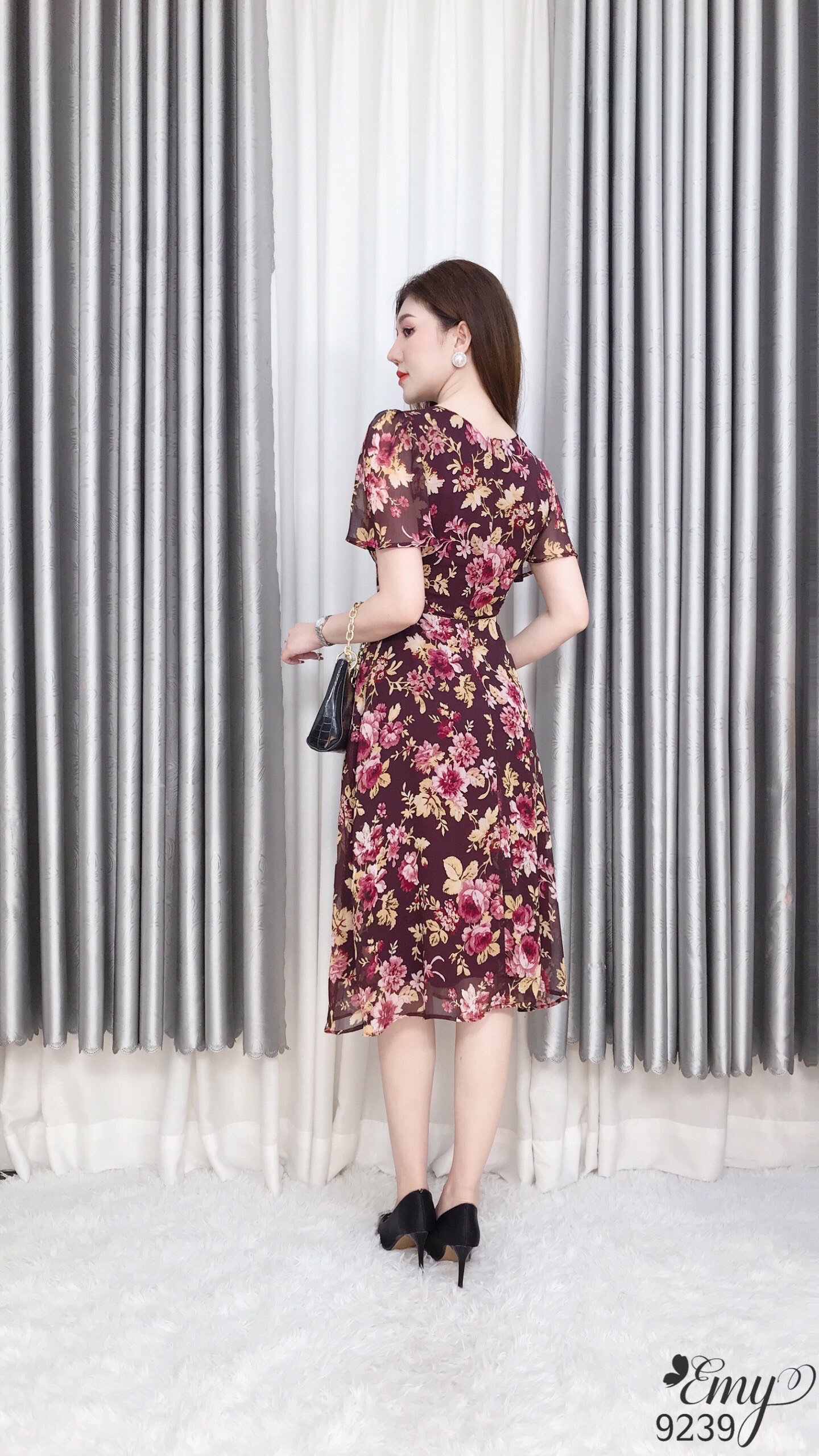 Đầm EMY EM9239 Xoè Cổ Vuông Đỏ Rượu