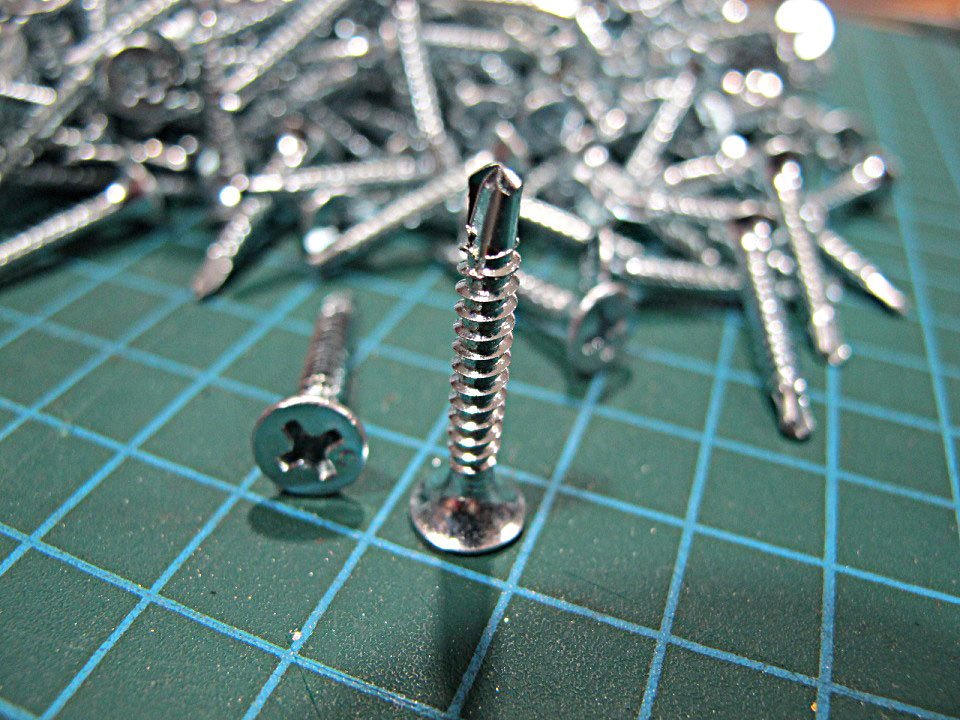 100 Con Vít Đuôi Cá Đầu Bằng 2F5 ( 25MM )
