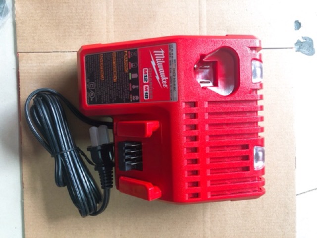 [HCM][Lấy mã giảm thêm 30%]Xac pin millwaukee 12-18v