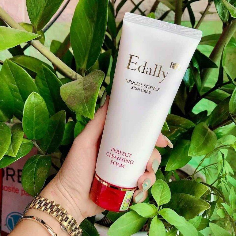Sữa rửa mặt sạch sâu Edally EX Hàn Quốc tuýp 150ml