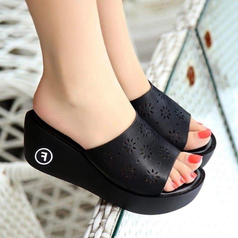 Dép quai ngang cắt lazer hoa cao cấp K