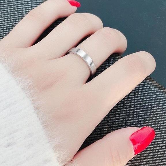 Nhẫn titan trơn bạc bản 4 ly không đen vĩnh viễn NC131 giá 1 chiếc