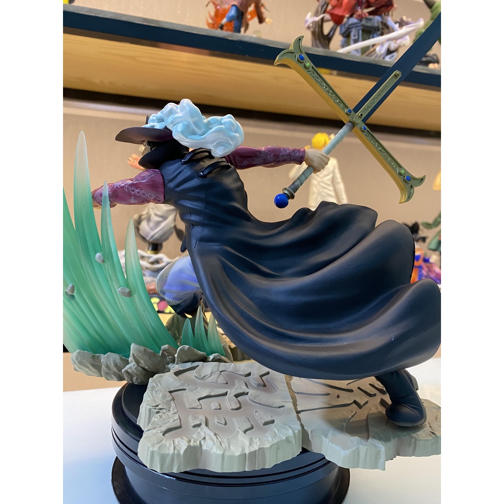 Mô Hình Mihawk Chém Băng Onepiece - Mô Hình Figure Onepiece