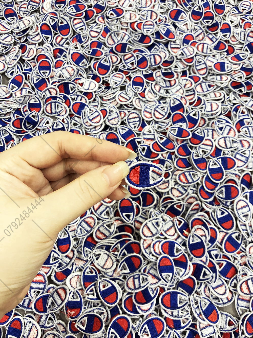 Sticker Logo Thêu Quần Áo