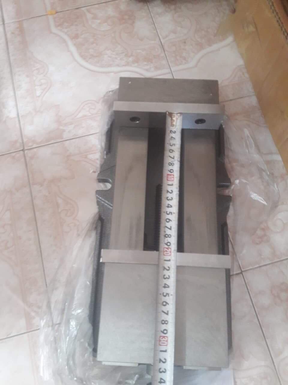 Ê tô phay to hàm 16cm mở 20