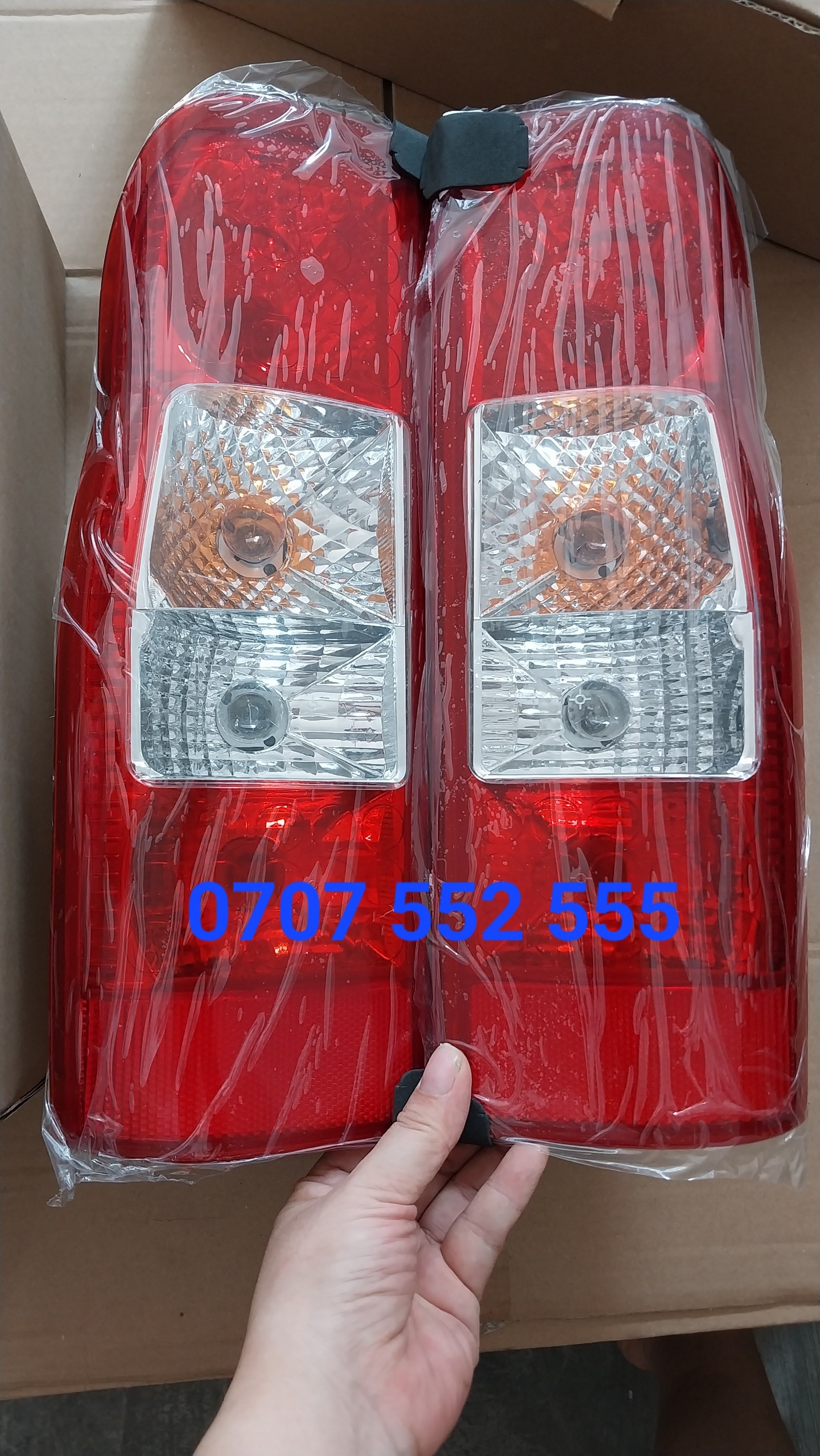 Đèn hậu ford transit, đèn ngắn