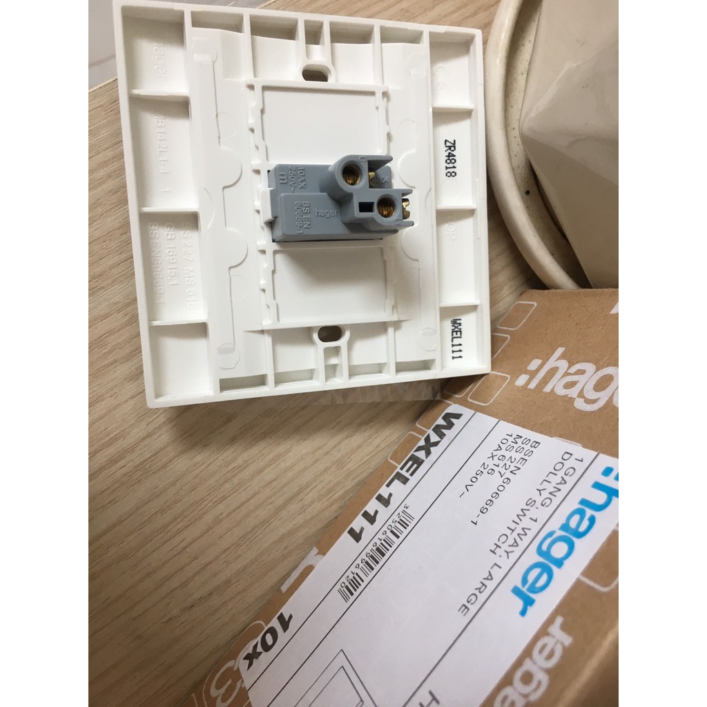 [HCM]Công tắc đơn 1 chiều WXEL111 Hager