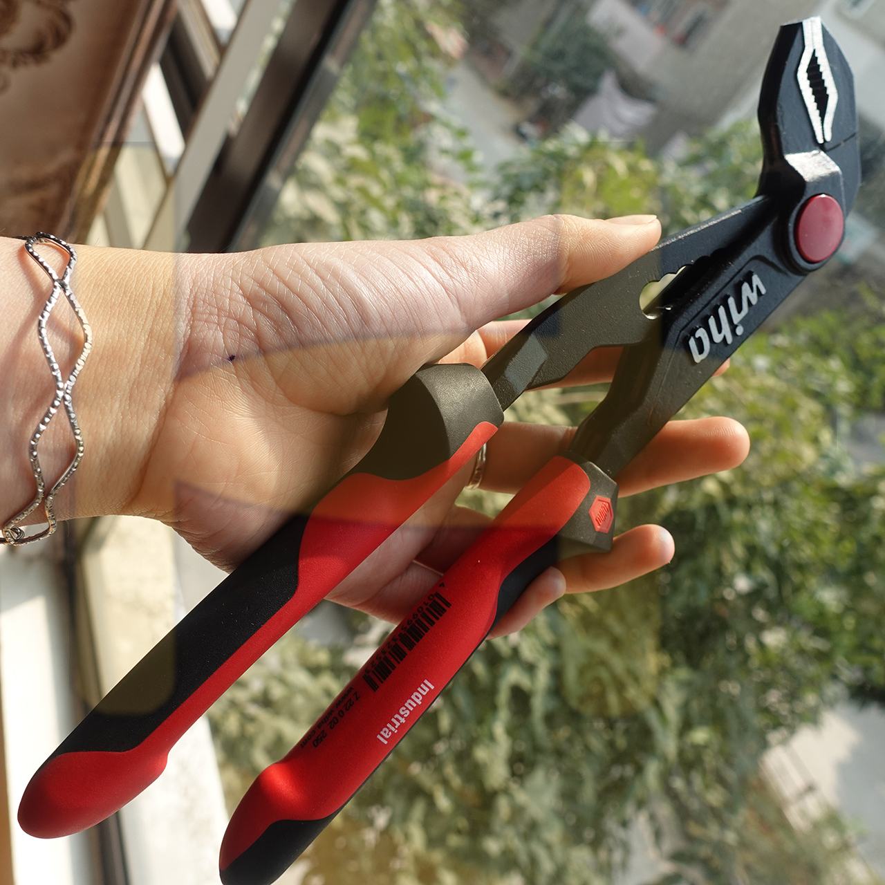 Kìm mỏ quạ Wiha  model 32352