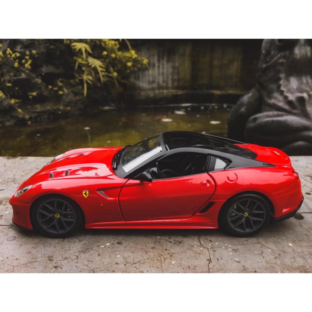 Mô hình xe Ferrari 599 1:24 Bburago