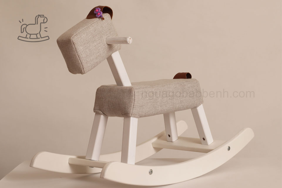 Ngựa gỗ bập bênh - JUNI màu trắng