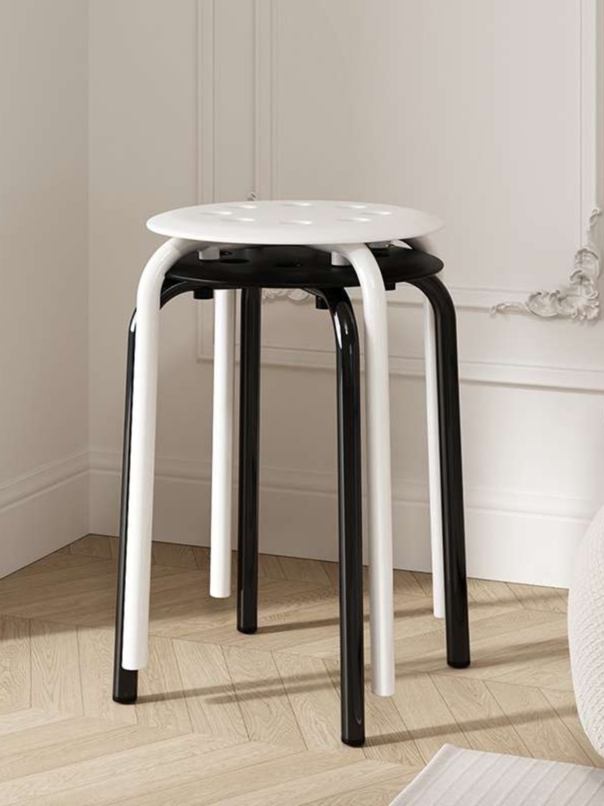 Ghế đẩu tròn chân sắt IKEA Marius - Trắng