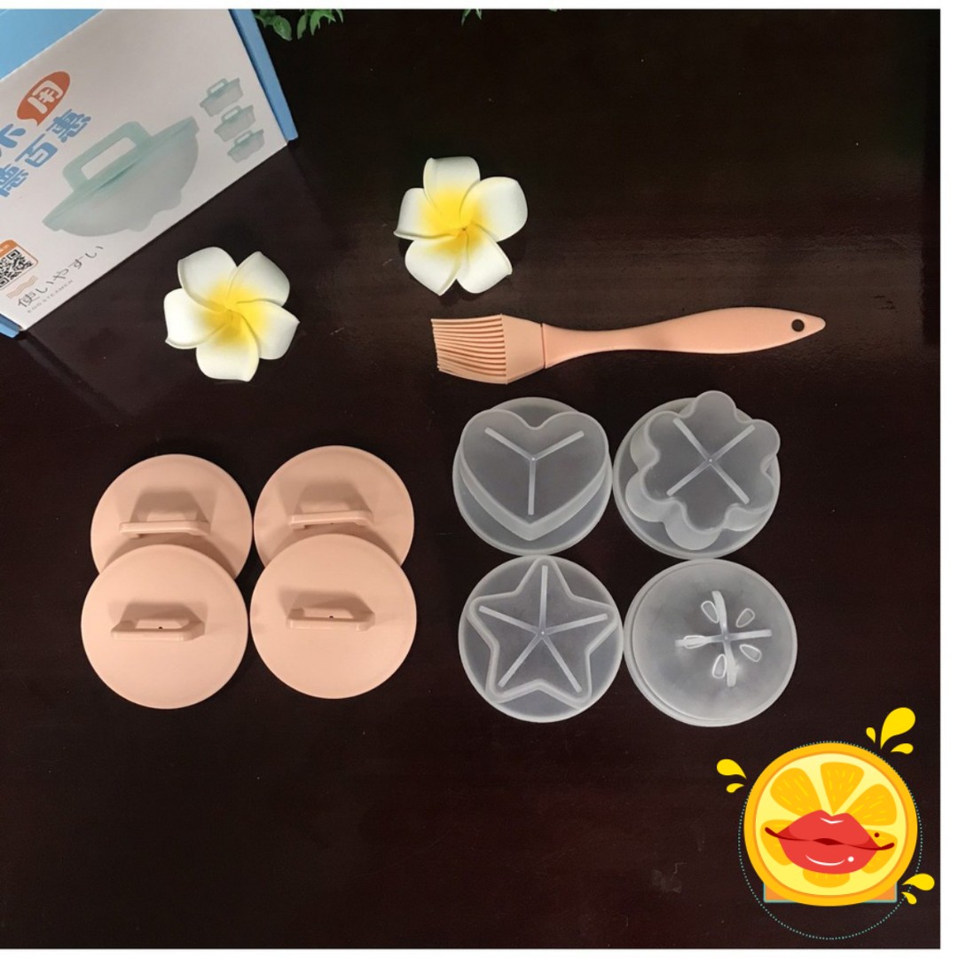 Khuôn hấp trứng, làm bánh cho bé (bộ 4 khuôn nhựa kèm chổi silicon quét dầu)