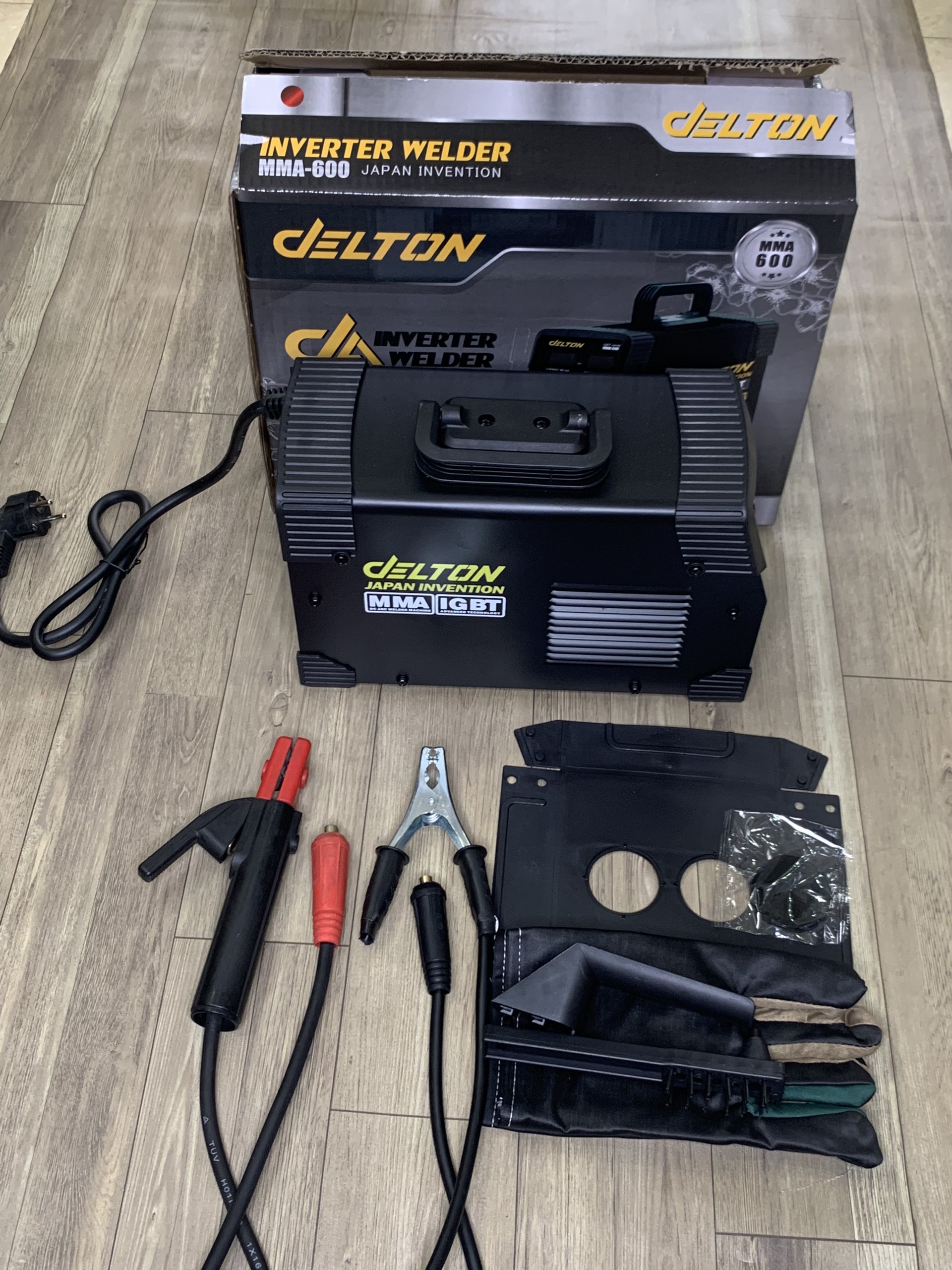 Máy hàn điện tử Delton-600A , Hàn được vật liệu mỏng,hồ quang ổn định,máy hàn gia đình giá rẻ | Mặt nạ hàn + Búa gõ rỉ sét + Dây kẹp mát + Bao tay...