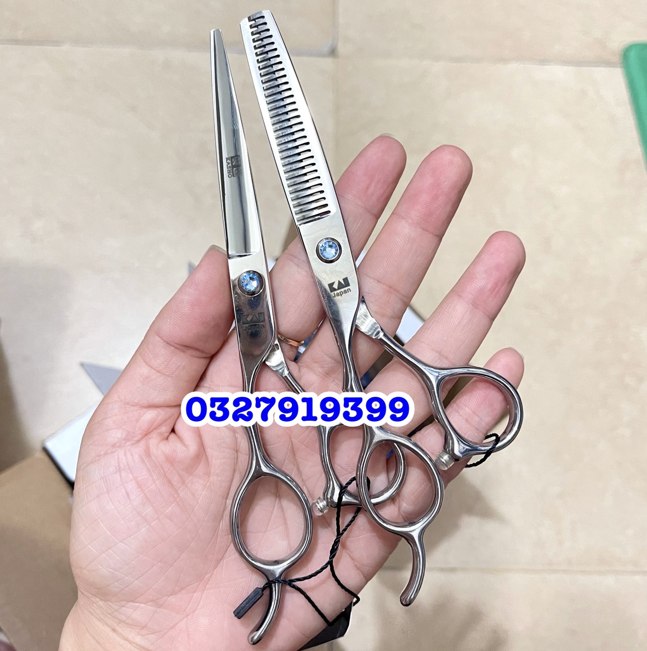 SAKURA Kéo cắt tóc tay trái SAKURA 6.0 in Chất liệu thép S440C Độ cứng trên 62HRC Kèm bao da