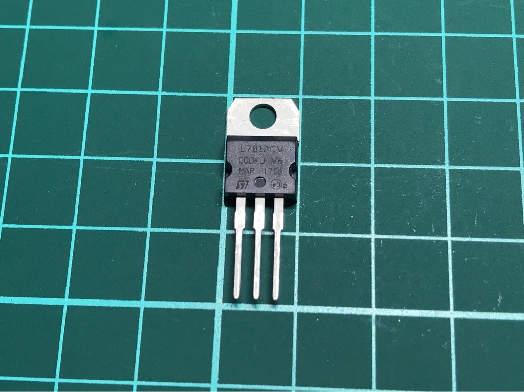 Ổn áp 12V - 7812 (Chân)-(bộ 5 sản phẩm)