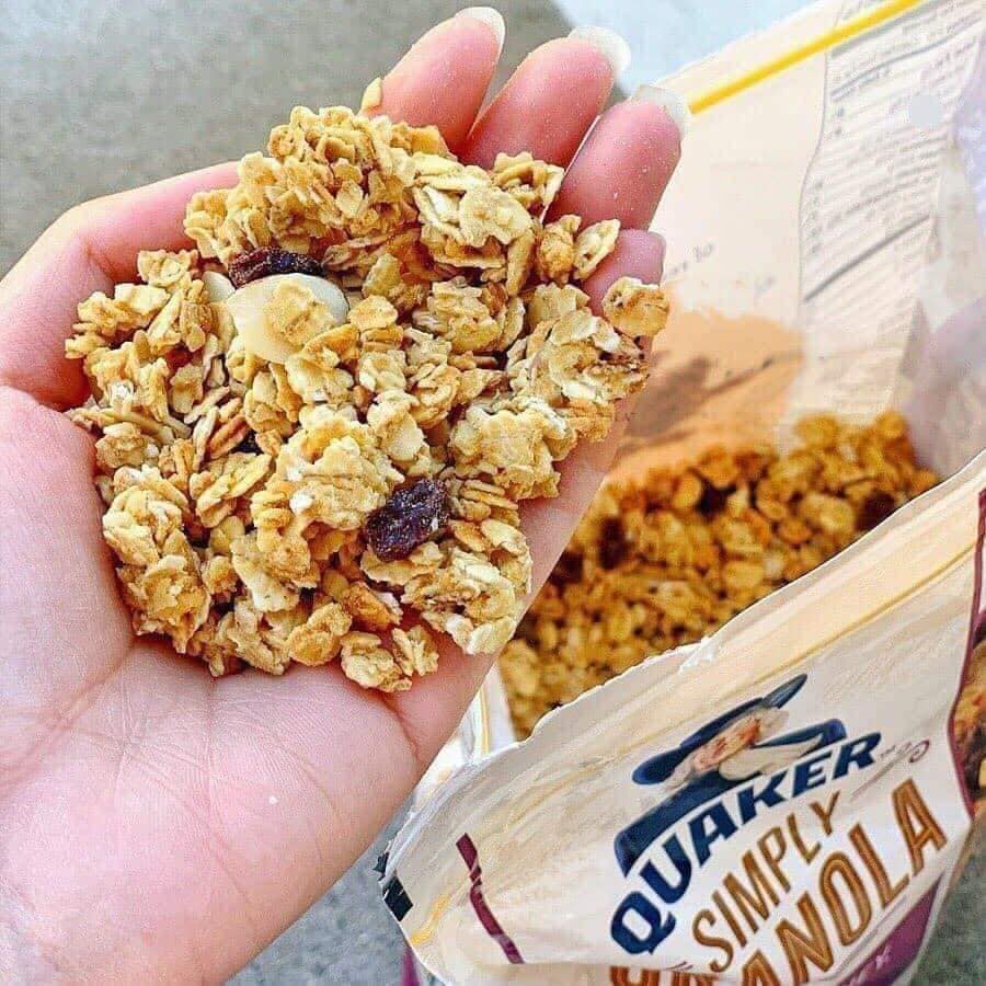 Date 04/27 Ngũ cốc Quaker Granola 978g