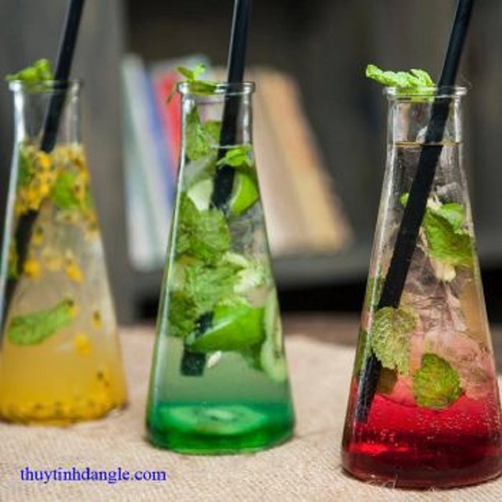 COM BO 3 CHAI THỦY TINH HÌNH TAM GIÁC 350 ML